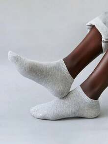 30 paia di calze da donna di colore solido, semplici, confortevoli, casual e versatili, adatte per l'uso quotidiano. Disponibili in opzioni da 3 paia/9 paia/15 paia/30 paia. - Multicolore - Visualizzare 3