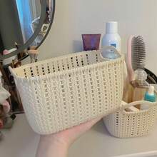 Bộ 3 giỏ đựng đồ bằng nhựa đan lát có tay cầm, màu be, kích thước 6.3"X4.72"X3.54", hộp đựng đồ nhỏ bằng nhựa, thích hợp để trên bàn làm việc, trong tủ quần áo, đựng phụ kiện, đồ ăn nhẹ, phòng tắm và nhà cửa - Hộp đựng đa năng cho văn phòng tại nhà, kệ tủ quần áo, tủ đựng đồ nhà bếp và tất cả các vật dụng cần thiết trong phòng ngủ. - Màu be - Xem 7