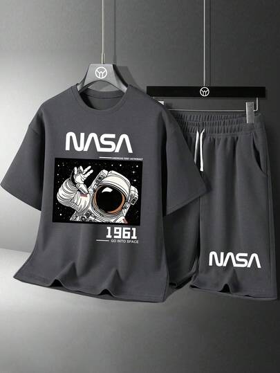 青少年男孩卡通图案印花圆领短袖T恤和短裤