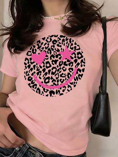 1 Piece Cute & Cool Leopard Print Smile Cropped Teen T-Shirt Exclusively For Girls, Leopard Print Smile + Heart-Star Decor Top, Cute-Cool Design, Soft And Comfortable Fabric Suitable For Girl Activities, Suitable For Spring And Summer Campus Daily Outings Casual Style Personalized Fashion Style