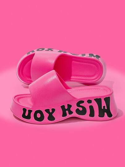 2026 Nuevas sandalias de plataforma casuales para mujer, sandalias de cuña versátiles de moda casual con letras rosas, hechas de material EVA, pantuflas de verano, ligeras y cómodas para exteriores, sencillas pantuflas para mujer, plataforma casual de playa y resort de punta abierta, elegante, ligera y cómoda sandalia de plataforma de cuña