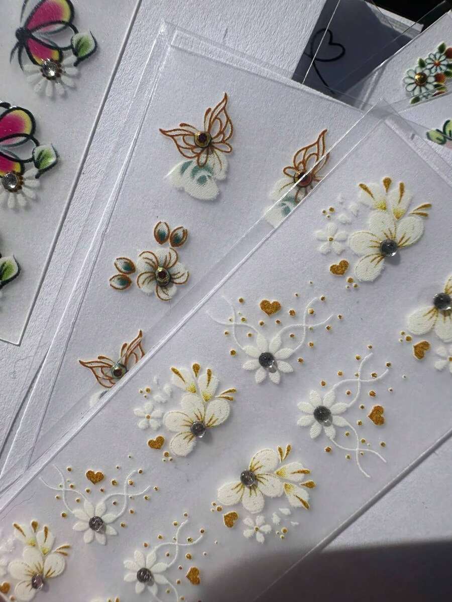 100 ADESIVOS COM APLICAÇAO DE PEDRINHAS PARA UNHAS MOD 10 - Multicolorido - Visão 1