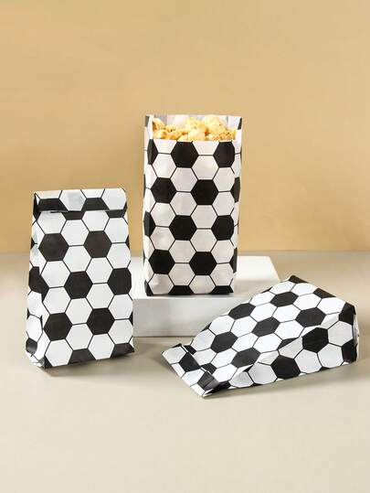 50/100 كيس ورقي بني بتصميم كرة القدم، لحفلات كرة القدم، أكياس تغليف قوية للهدايا والوجبات الخفيفة والبسكويت والبرغر، مناسبة لحفلات عيد الميلاد الصغيرة وحفلات الرياضة والغداء وحفلات الأعياد والتخرج وحفلات عيد الميلاد لكرة القدم وديكور الحفلات والمطبخ والتعبئة والتغليف