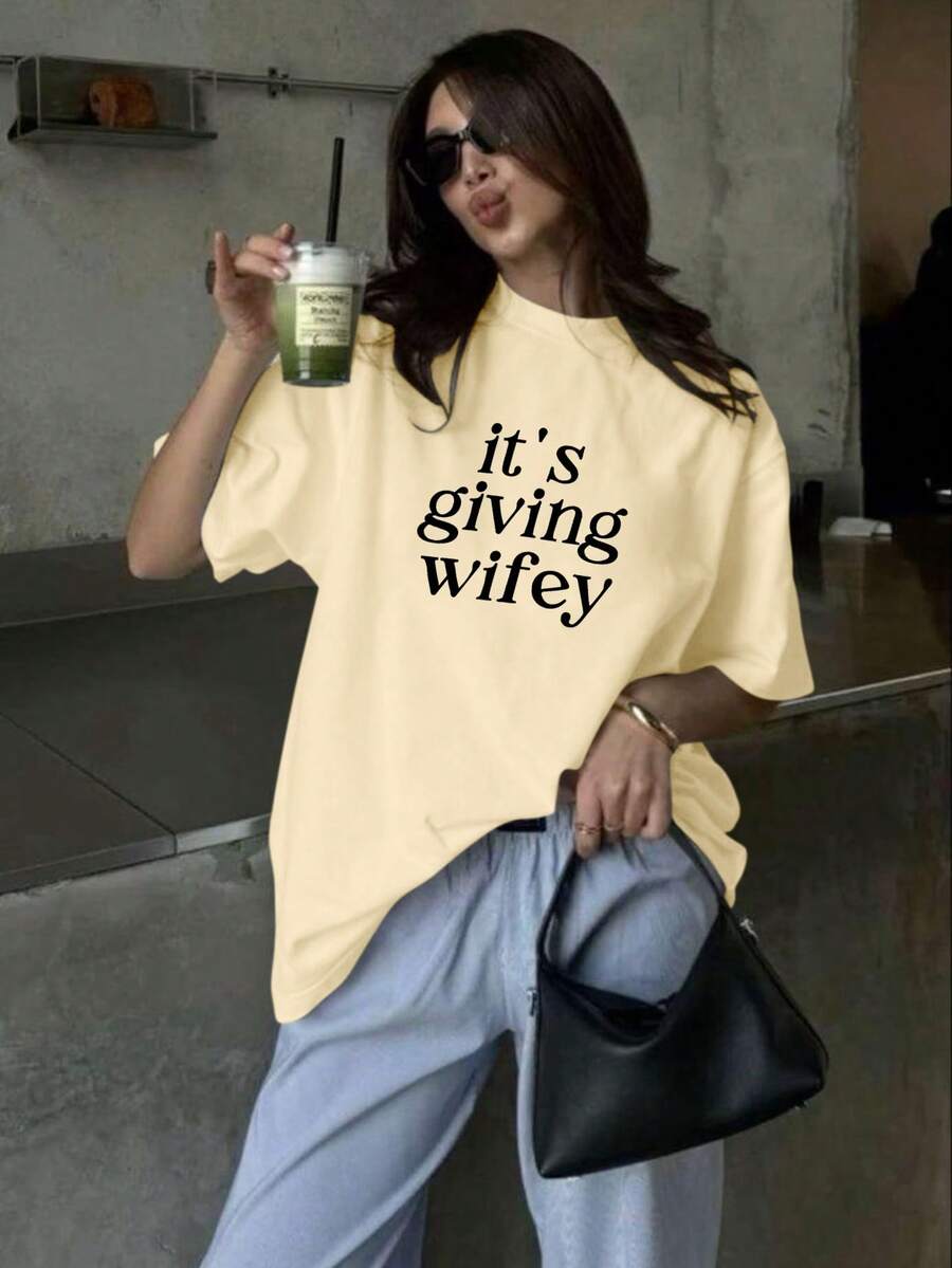 大码圆领短袖T恤 - “感觉像个妻子”新娘T恤，新婚T恤，订婚礼物，蜜月T恤，婚礼当天T恤，妻子风，新娘休闲夏季装 - 卡其色 - 查看 1