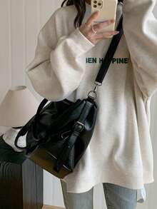 Dedoo 复古皮革斜挎包，大容量单肩包，纯色手提包（请置于通风处1-3天以散去材质气味） - 黑色 - 查看 9