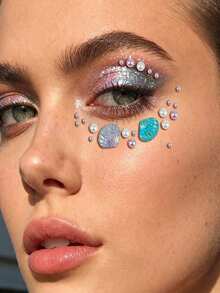 1片彩色立体闪亮宝石脸贴，包含闪光花朵、贝壳、月亮图案，1张星星DIY眼部面部宝石贴纸，适合情人节、舞蹈表演、派对、舞台角色扮演、公主妆容、假纹身等场合。