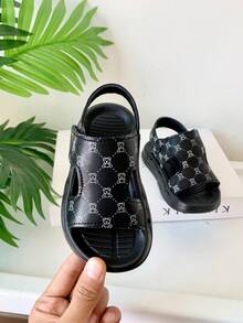 Sandalias deportivas con estampado de oso negro para niños y niñas de 2 a 8 años, sandalias deportivas blancas para verano y exterior con suela antideslizante y resistente, sandalias de playa suaves y cómodas de color caqui con suela ligera, sandalias para niños pequeños con cierre de conveniente, sandalias casuales y de moda con lindo estampado asimétrico de oso - Negro - Ver 10