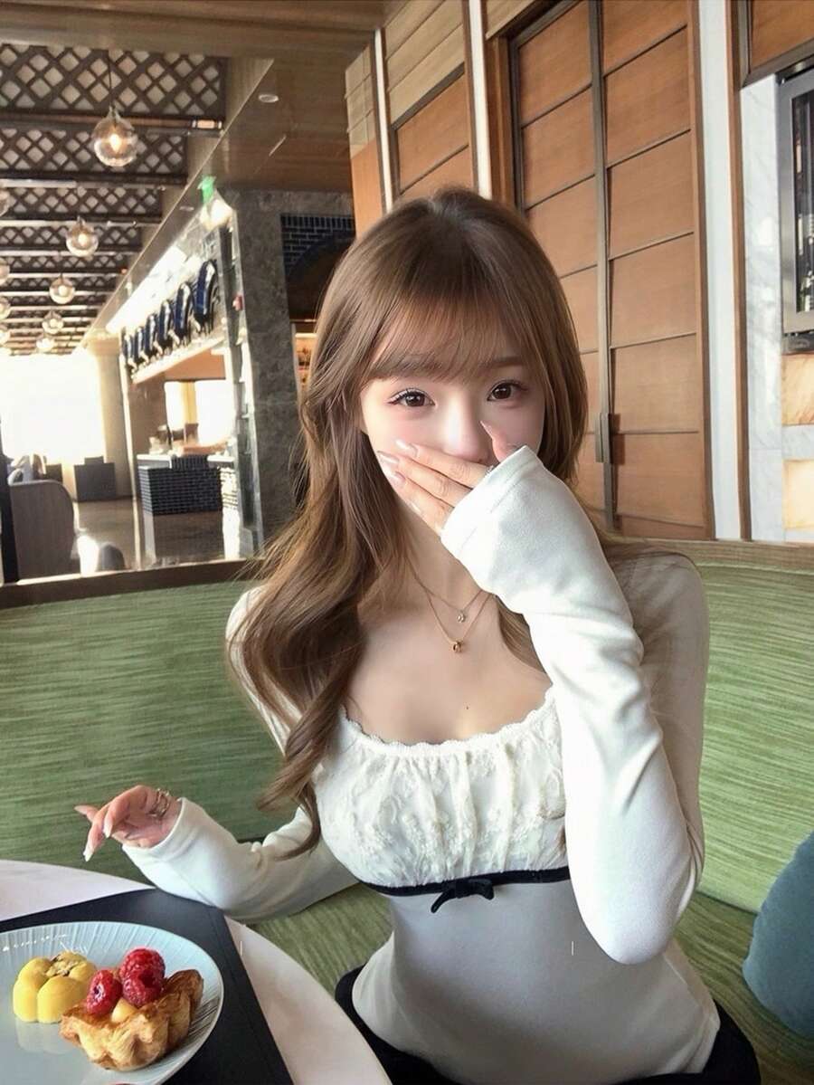 Áo thun dài tay ôm dáng cổ ren, áo khoác ngoài cho nữ mùa xuân. - Màu be - Xem 1