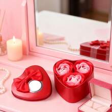 Conjunto de 3 rosas artificiais realistas em seda, em caixa em formato de coração. Textura realista, ideal para decoração de casa e presentes românticos. - Multicolorido - Ver 7