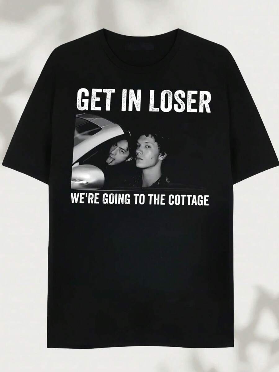 Funny Graphic T-Shirt Cottage Trip, Hockey Romance Esthetic T-Shirt, Cozy Friends Getaway Shirt, Unisex Shirt - màu đen - Xem 1