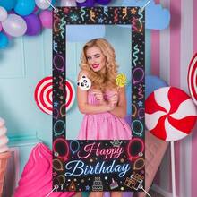 1件彩色生日主题照片背景框，色彩鲜艳，带有“生日快乐”字样、气球和蛋糕图案 - 非常适合公主主题派对装饰、趣味生日派对拍照道具、生日派对装饰拍照亭道具