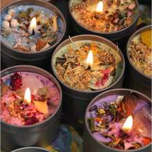 香氛蜡烛礼盒套装 | 金属罐按摩油蜡烛，蕴含天然椰子油和植物精油，适用于卧室和浴室 | 持久留香，滋润肌肤，是馈赠亲朋好友的贴心礼物 | 便携设计，适合旅行、生日、情人节或母亲节等场合。 - 彩色 - 查看 7