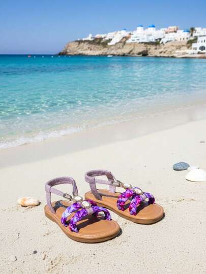 1 par de sandalias de playa para niñas pequeñas/niñas pequeñas en color morado, con decoración de tela tejida a bloques de color, diseño de banda elástica deslizante, suela suave antideslizante, estilo plano de pescador de punta redonda, adecuado para niñas de 3 a 15 años para uso diario casual, escuela, fiesta, caminata, viaje, vacaciones, nueva llegada primavera/verano 2026
