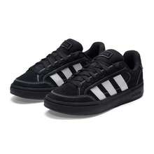 Adidas 男女通用休闲运动鞋，GC ALPHA SK8 舒适运动鞋，绒面革鞋面，现代低帮通勤鞋，JR9819 - 黑色/亮白 - 查看 3