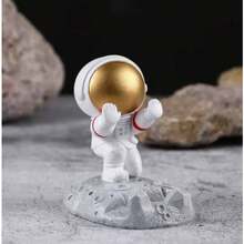 Astronaut-Themed Mobile Phone Holder Made Of Plastic, Perfect For Office Use Or As A Creative Gift For Table Decoration. - Multicolor - View 6