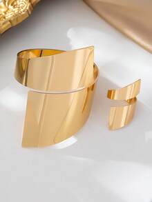2pcs/Set Exaggerated Gold Metal Wide Bangle Bracelet & Ring Jewelry Set, Vintage Design Accessories For Women, Suitable For Daily Wear, Vacation, Party And Other Occasions - Gold - View 2