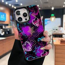 Fondo negro con corazones y estrellas de grafiti de colores. Esta elegante funda es compatible con los modelos  17, 16, 15, 14 Pro Max, 13, 12, 11, XR y XS Plus. Fabricada en silicona TPU, ofrece protección contra golpes y caídas, además de una sensación superior. Es un regalo ideal para familiares, amigos y seres queridos, y una opción perfecta para Año Nuevo. - Negro - Ver 2