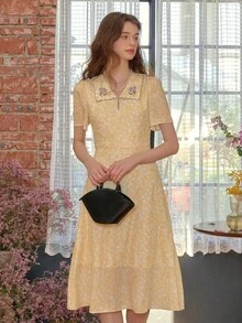 Đầm ngắn tay ôm dáng màu vàng họa tiết hoa, phối màu tương phản, kiểu dáng lãng mạn, thanh lịch, cổ điển dành cho nữ, thích hợp cho mùa xuân/hè. - Màu vàng - Xem 3