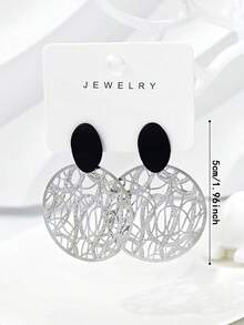 1 Pair Women's Retro Fashion Versatile Hollow Round Metal Earrings, Suitable For Daily Wear - Silver - View 4