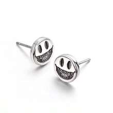 1pc Fashionable Unique Funny 925 Silver Smiling Face Stud Earrings, Suitable For Women To Wear Casually, At Parties, Vacations And Occasions - Silver - View 2