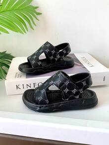 Sandalias deportivas con estampado de oso negro para niños y niñas de 2 a 8 años, sandalias deportivas blancas para verano y exterior con suela antideslizante y resistente, sandalias de playa suaves y cómodas de color caqui con suela ligera, sandalias para niños pequeños con cierre de conveniente, sandalias casuales y de moda con lindo estampado asimétrico de oso - Negro - Ver 5