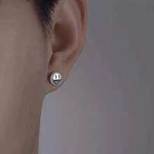 1pc Fashionable Unique Funny 925 Silver Smiling Face Stud Earrings, Suitable For Women To Wear Casually, At Parties, Vacations And Occasions - Silver - View 4