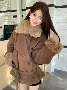 New For Fall/Winter 2025: This Korean-Style, Retro, And Luxurious Coat Features A Solid Wool Material, A Fur Collar, Cuff Details, And A Double-Button Ribbon Belt. Perfect For Casual Wear, Cafe Visits, Everyday Outings, And Dates, This Warm, Flexible, And Durable Coat Is Easy To Coordinate With And Versatile For All Occasions. A Popular New Addition To Women's Fashion. - 咖啡棕 - 查看 1
