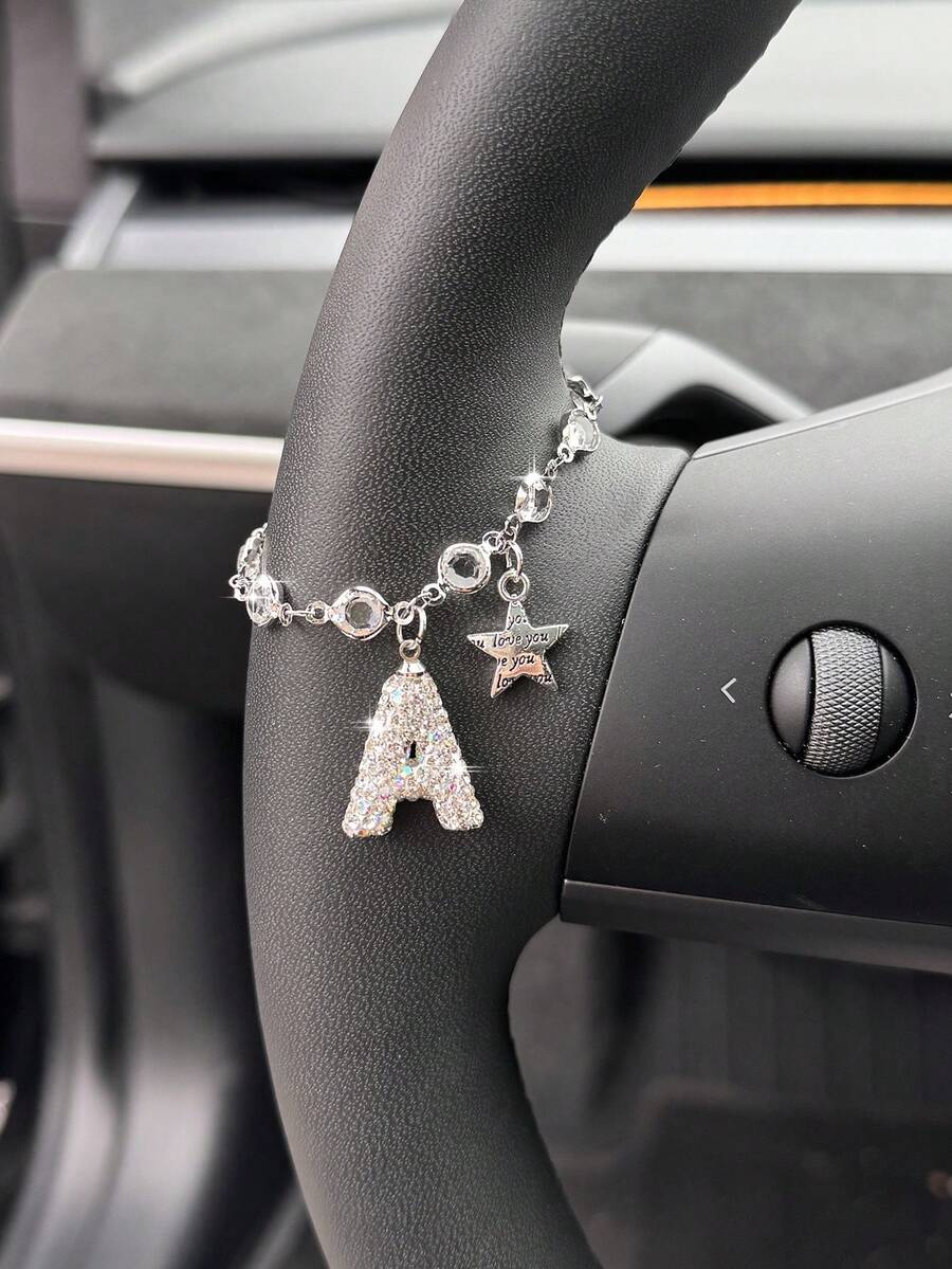1 pièce Décoration de volant de voiture en forme d'étoile avec lettres ornées de diamants. Décorations d'intérieur de voiture personnalisées avec chaîne en cristal et pendentifs décoratifs - A - Voir 1