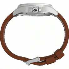 Timex ساعة رجالية كوارتز، قرص أزرق TW2V03600، سوار جلد فينتاج، شاشة التقويم والساعة 24 ساعة، ساعة يد موضة للاستخدام اليومي، هدية عيد ميلاد وعيد الهالوين وعيد الميلاد له - الأزرق - مشاهدة 2