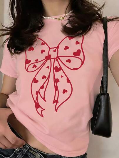 1 Piece Cute & Cool Heart Bow Cropped Teen T-Shirt Exclusively For Girls, Red Heart Decor Fashion Top, Pink-Red Color Design, Soft And Comfortable Fabric Suitable For Girl Activities, Suitable For Spring And Summer Campus Daily Outings Casual Friend Matching Sweet Fashion Style