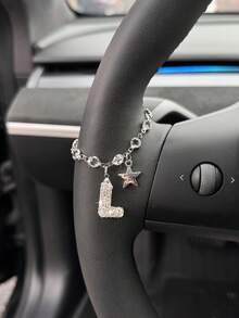 1 pièce Décoration de volant de voiture en forme d'étoile avec lettres ornées de diamants. Décorations d'intérieur de voiture personnalisées avec chaîne en cristal et pendentifs décoratifs - A - Voir 3