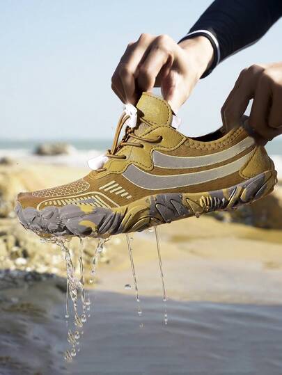 1 đôi giày đi nước thời trang màu kaki dành cho nữ năm 2026, đế chống trượt, chống mài mòn, họa tiết rằn ri, giày unisex kiểu đi chân trần phù hợp cho các hoạt động ngoài trời như đi bộ đường dài, lội suối, thể thao dưới nước, chèo thuyền, bơi lội, đi bè, lướt sóng, cắm trại trên bãi biển, tiệc tùng, bóng chuyền bãi biển, yoga và tập luyện.