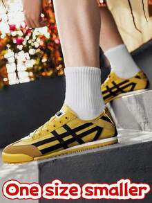 （建议选大一码，尺码偏小）（薄底，轻便舒适）！轻盈柔软，适合春夏穿着或叠穿。方便旅行或日常休闲穿着。高品质流行通勤风简约金色星星鞋，星星鞋，情侣鞋，时尚帆布网面运动鞋，休闲鞋，极简平底休闲鞋（多种颜色可选） - 黃色 - 查看 9