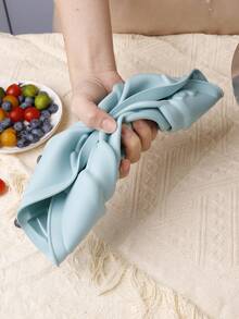 1个创意硅胶玫瑰花蛋糕模具，不粘易脱模烘焙工具，适用于软糖、巧克力、橡皮糖、饼干、果冻、布丁、蛋糕、冰块、肥皂等（粉色、灰色），是母亲节、妇女节、派对、节日、餐厅、餐车、面包店、情人节派对、家居装饰、家居礼品的理想之选。 - 彩色 - 查看 9