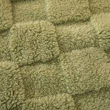 Local Delivery  Fleece 3D Checkered Lightweight Bed Blanket All Season Use, Can Be Used In Many Scenarios, Bath Towel, Bathrobe, Blanket, Air-Conditioning Blanket, Shawl Blanket, Travel Blanket1 Pc Super Soft Throw Blanket Premium Silky Flannel - 淺灰色 - 查看 6