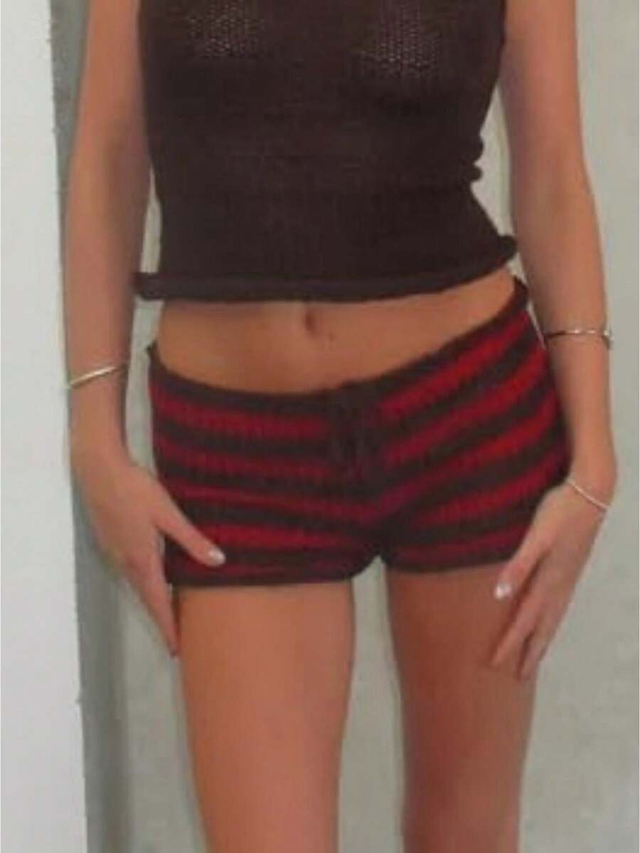 Women Fold Over Micro Shorts Y2k Striped Elastic Waist Low Rise Knit Sleep Mini Shorts Ribbed Comfy Going Out Bottoms - 紅色 - 查看 1