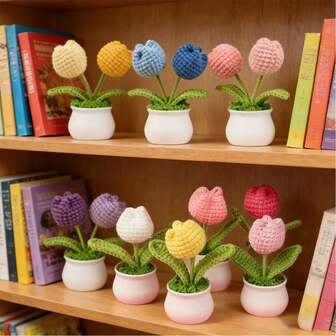 手工钩织逼真郁金香盆栽摆件，适用于书桌、汽车、办公室、家居装饰，亦可作为节日礼物、情人节礼物、生日礼物、毕业礼物、返校房间装饰或学习用品。