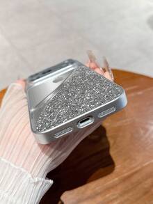 1个新款奢华时尚银色水钻拼接灰色苹果图案豪华大视野钢化玻璃镜头保护手机壳，兼容 17/17Pro/17ProMax/17Air/16/16Pro/16ProMax/16Plus/15/15Plus/15Pro/15ProMax/14/14Plus/14Pro/14ProMax/13/13Pro/13ProMax/12/12Pro/12ProMax/11/11ProMax，磨砂防摔，金属漆全覆盖高端保护壳