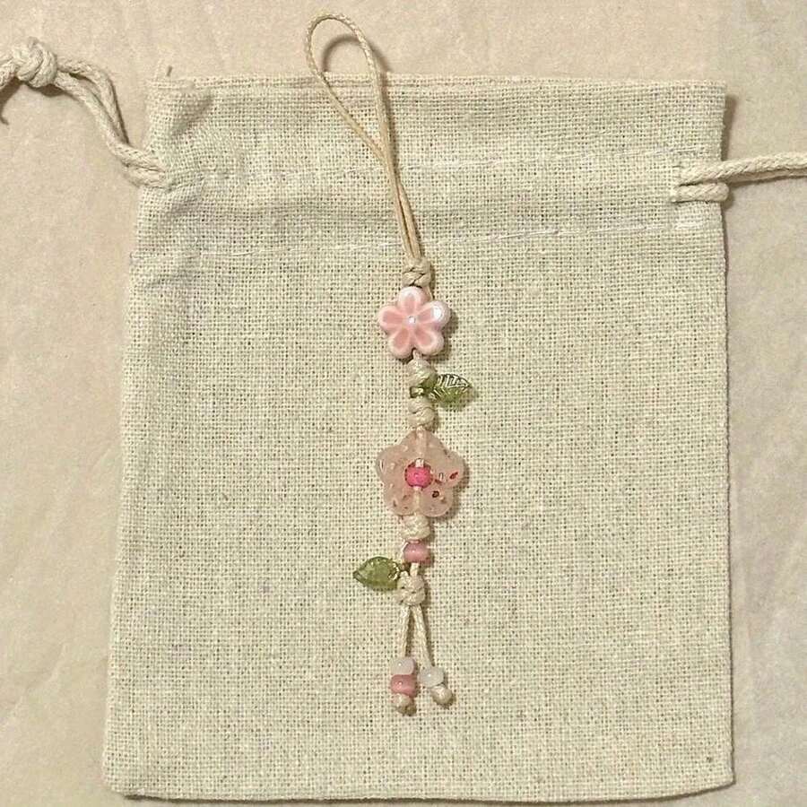 A Stylish And Sweet Minimalist Star Flower Phone Charm Keychain For Women, Elegant And Versatile, Suitable For Phone Cases And Camera Accessories, Perfect For Crafts. - Multicolor - View 1