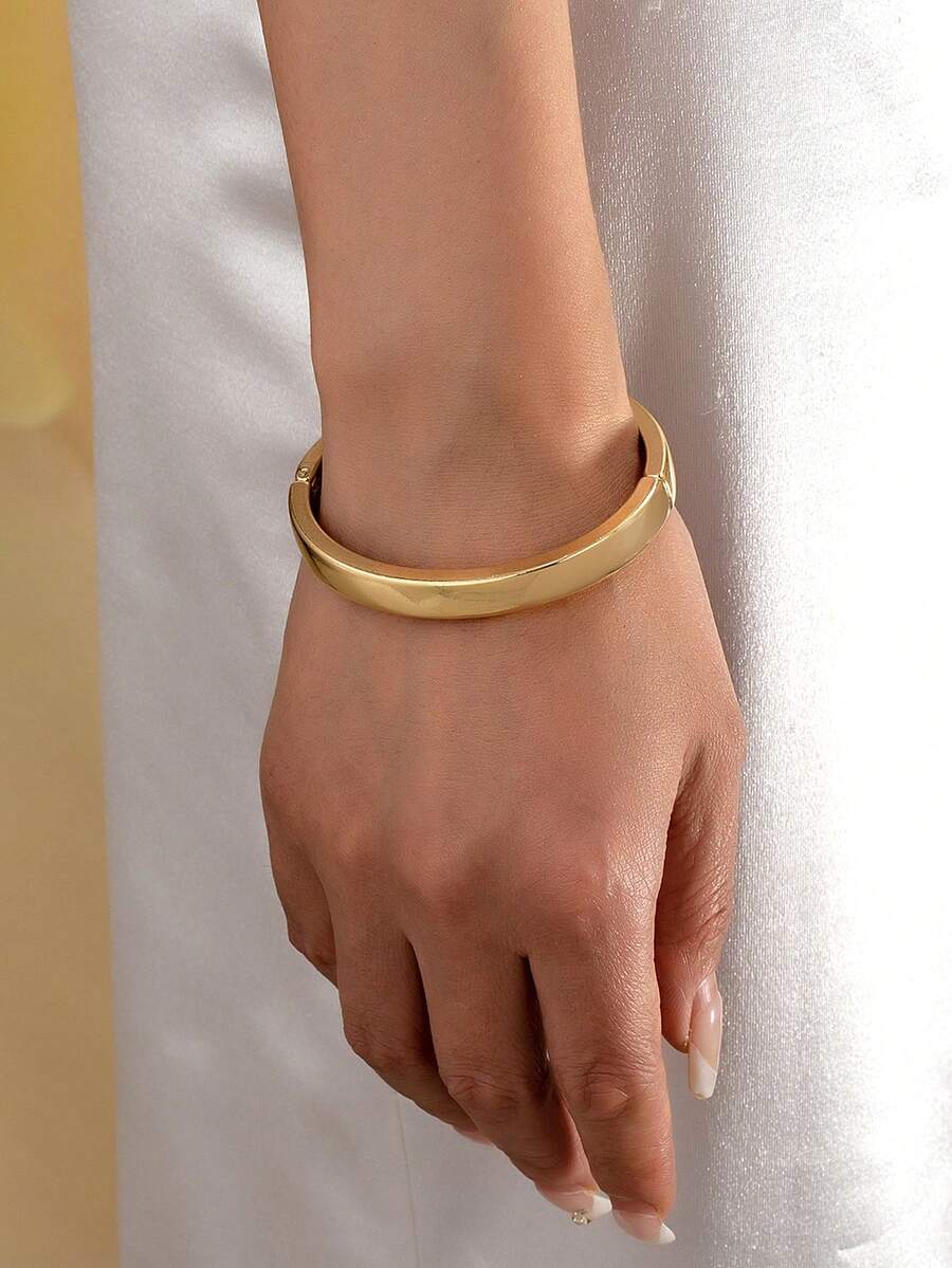 1pc Minimalist Smooth Golden Bracelet, Suitable For Women's Daily Wear, Also An Ideal Gift For Mother And Friends On Valentine's Day - Yellow Gold - View 1