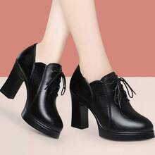 2025 Otoño Invierno Nuevas Zapatos de Cuero Pequeños de Boca Profunda con Cordones Tacón Alto Zapatos para Mamás de Mediana Edad y Ancianas Zapatos de Trabajo de Cuero Suave Suela Suave - Soltero negro - Ver 4