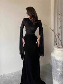 Women's Contrast Fabric Trumpet Gown With Dramatic Bell Sleeves - Formal Evening Dress Featuring A Textured Blend And Sculpted Mermaid Silhouette For Galas - 黑色 - 查看 1