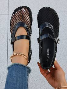 2026 Spring/Summer Retro Chic Black Snake Skin Textured Hollow Mesh Metal Buckle Strap Flat Mary Jane Shoes, Suitable For Commuting, Shopping, Dating, Valentine's Day Party - Black - View 5