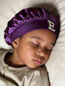 儿童A-Z字母图案弹性宽檐丝滑缎面睡帽 - 安全贴合，保护头发，超柔软透气设计，带防滑内圈 - 紫色 - 查看 2