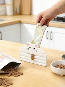 Cat Food Squeezer - Efficiently Squeeze Out Cat Food, Maximize Remaining Food Usage, Ensure . For Cat Owners Who Value Clean Feeding And Convenient Operation, This Squeezer Is The Perfect Choice. It Fits Various Cat Food Bags, Is Easy To Clean, And Maintains Hygiene At All Times. - Multicolor - View 4