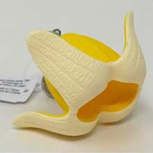 Llavero Holder porta gel incluido al azar bath  b&BW original figuras silicona y brillos bota canasta de flores pastel coquette corazon CABALLITO MAR PLATANO MALETA MARIPOSA NAVIDAD CEREAL MILK - AMARILLO PLATANO - Ver 3
