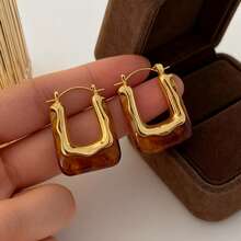 2/4件套优雅休闲复古U形耳环，采用金色饰面和树脂镶嵌设计——时尚百搭，适合日常、约会、派对等场合，是送给女性节日的完美礼物。 - 彩色 - 查看 8
