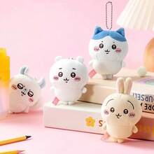 Miniso 千川柔軟絨毛吊飾：舒適親膚短絨毛材質，栩栩如生可愛表情細節（粉紅腮紅+精緻嘴部），金屬鍊條，適用於多種場景（鑰匙圈/包包吊飾/桌面擺飾），高品質工藝，耐用，可用作日常裝飾和動漫周邊禮物 (1件) - 彩色 - 查看 5