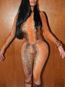 Women's 2025 Snake Print Bodycon 2 Piece Set Long Sleeve Crop Top Biker Shorts Sexy Streetwear - 橘色 - 查看 3