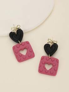 一对浪漫的黑粉色聚合物粘土水滴耳环，蝴蝶和心形几何拱形设计，纹理表面，金属环点缀，适合女性日常休闲、约会、派对佩戴，以及甜美别致风格爱好者。 - 黑粉蝴蝶結愛心多色 - 查看 13